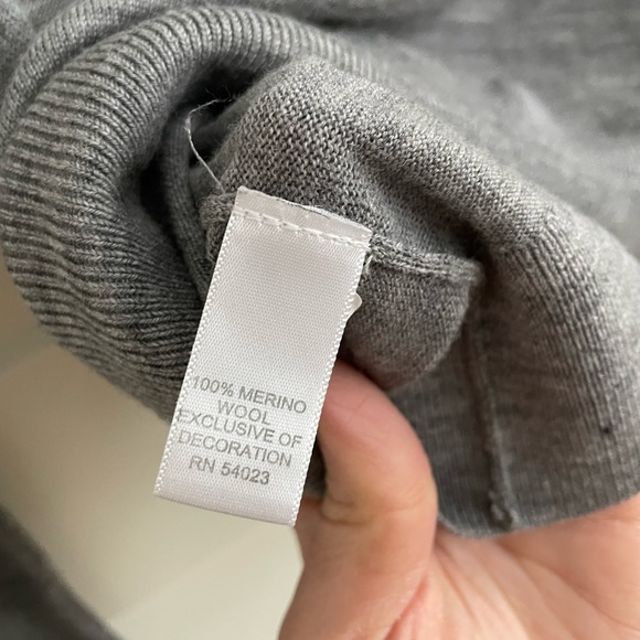 Banana Republic 100% Merino Wool cardigan, size XS. - Picture 9 of 9